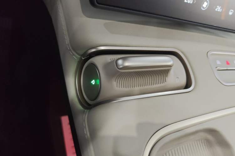 Used Nio ES6 2024 75 kWh Gear Lever