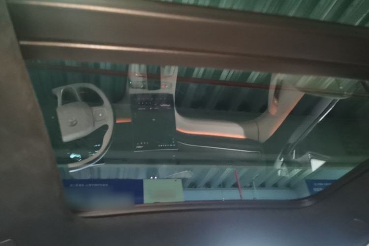 Used Nio ES6 2024 75 kWh Headliner