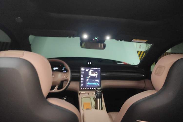 Used Nio ES6 2024 75 kWh Headliner