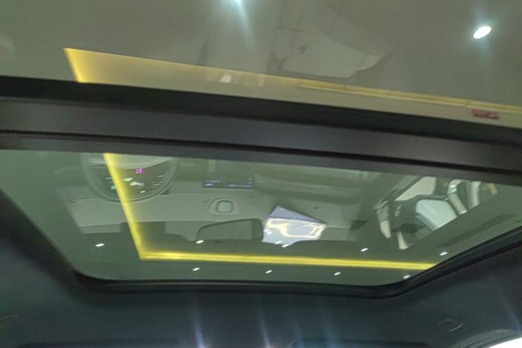 Used Nio ES6 2024 75 kWh Headliner