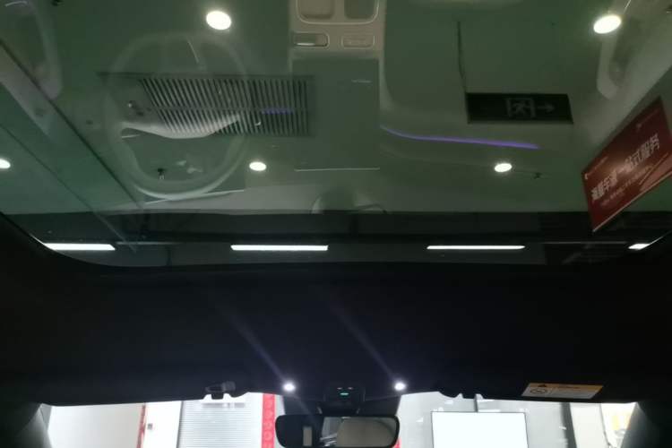 Used Nio ES6 2024 75 kWh Headliner