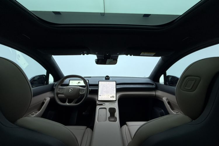 Used Nio ES6 2024 75 kWh Headliner