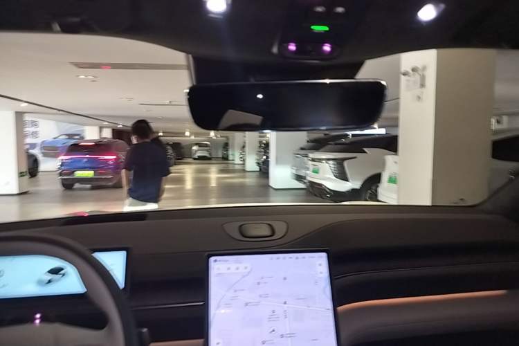 Used Nio ES6 2024 75 kWh Headliner