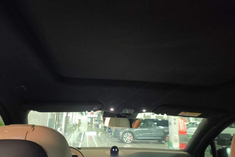 Used Nio ES6 2024 75 kWh Headliner