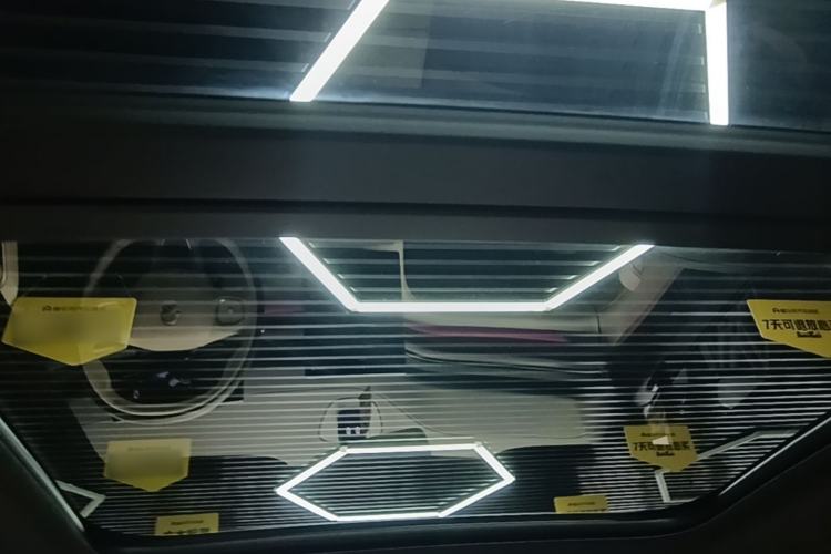 Used Nio ES6 2024 75 kWh Headliner