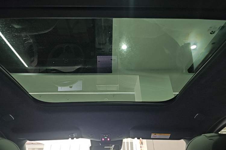 Used Nio ES6 2024 75 kWh Headliner