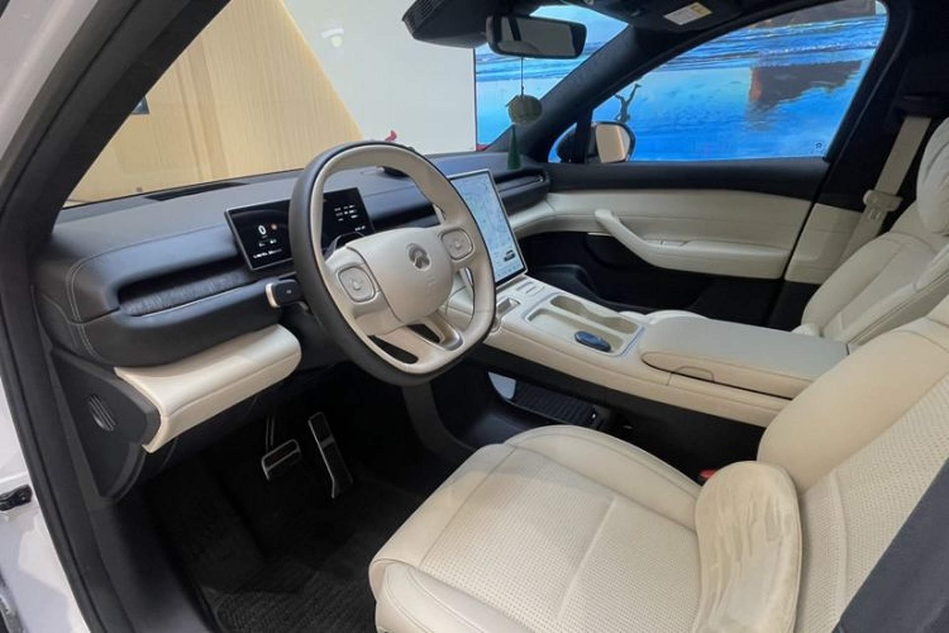 Used Nio ES6 2024 75 kWh Interior 1