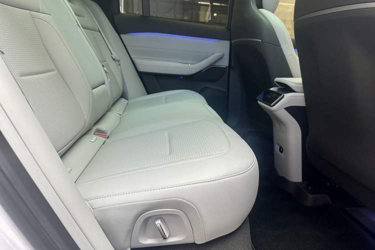 Used Nio ES6 2024 75 kWh Interior 10