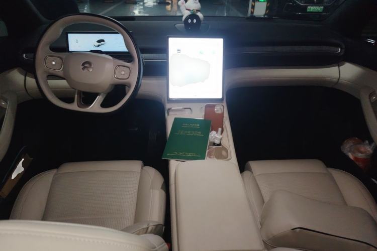 Used Nio ES6 2024 75 kWh Interior 2