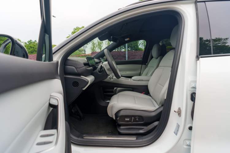 Used Nio ES6 2024 75 kWh Interior 2