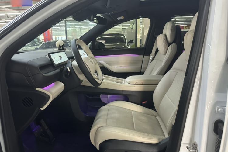 Used Nio ES6 2024 75 kWh Interior 2
