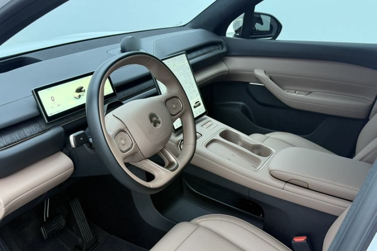 Used Nio ES6 2024 75 kWh Interior 2