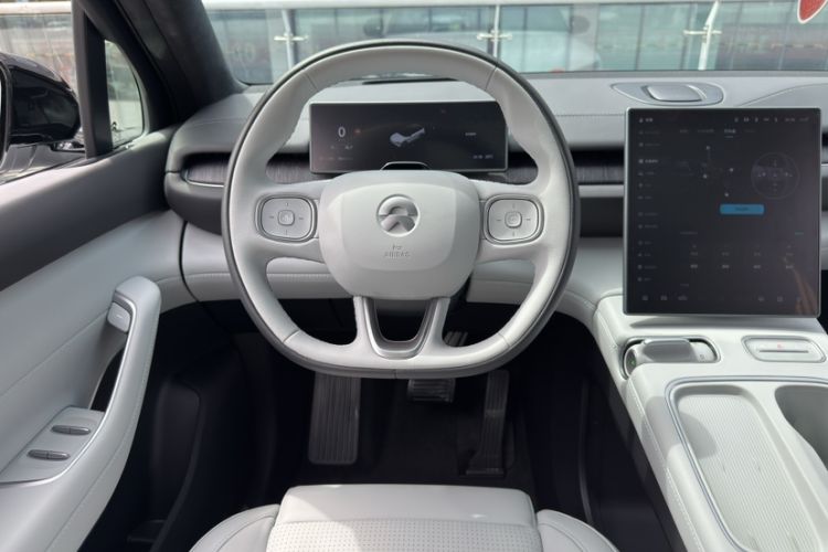 Used Nio ES6 2024 75 kWh Interior 3