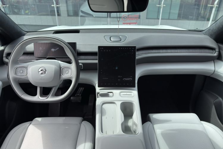 Used Nio ES6 2024 75 kWh Interior 4