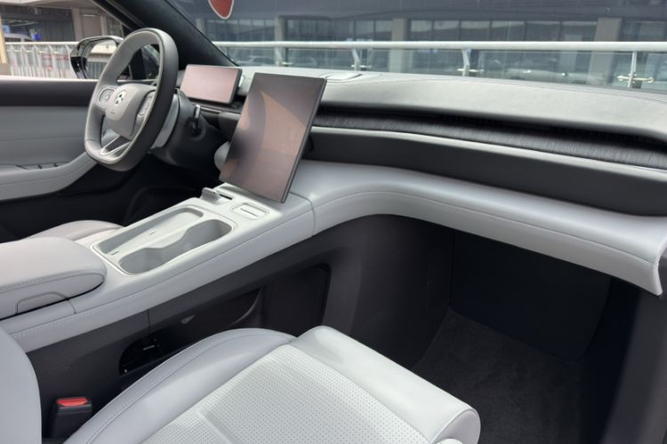 Used Nio ES6 2024 75 kWh Interior 5