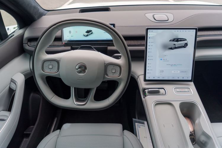 Used Nio ES6 2024 75 kWh Interior 5