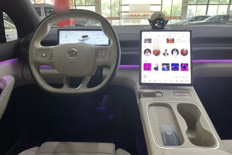 Used Nio ES6 2024 75 kWh Interior 5
