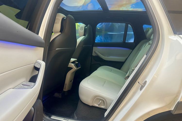 Used Nio ES6 2024 75 kWh Interior 5