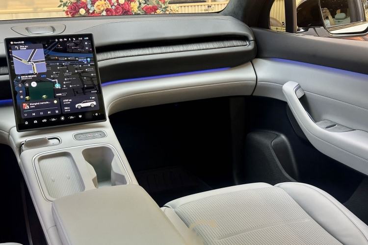 Used Nio ES6 2024 75 kWh Interior 6