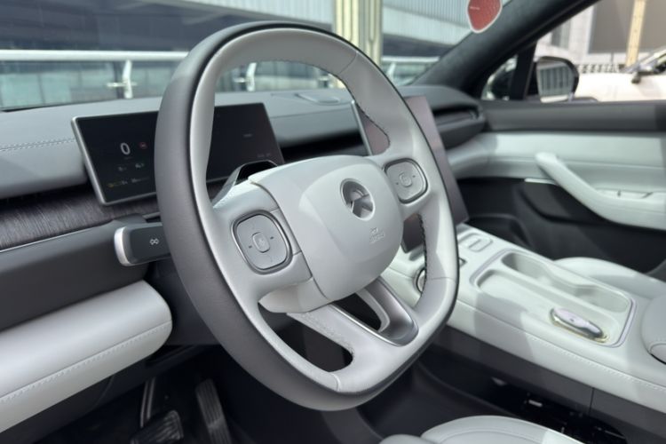Used Nio ES6 2024 75 kWh Interior 7
