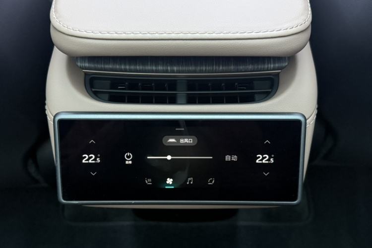 Used Nio ES6 2024 75 kWh Interior 7