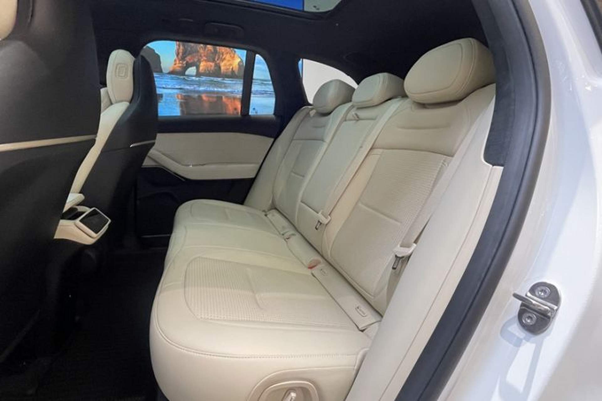 Used Nio ES6 2024 75 kWh Interior 8