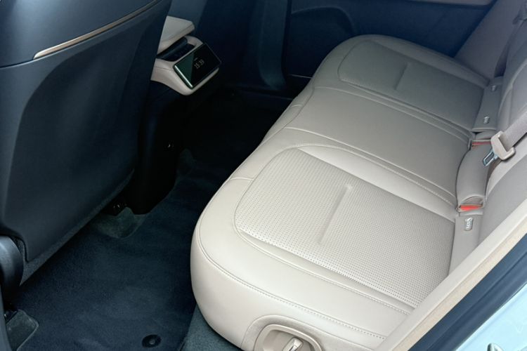 Used Nio ES6 2024 75 kWh Interior 9