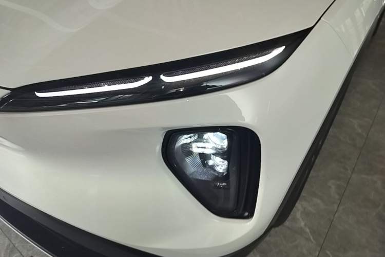 Used Nio ES6 2024 75 kWh Left Front Headlight
