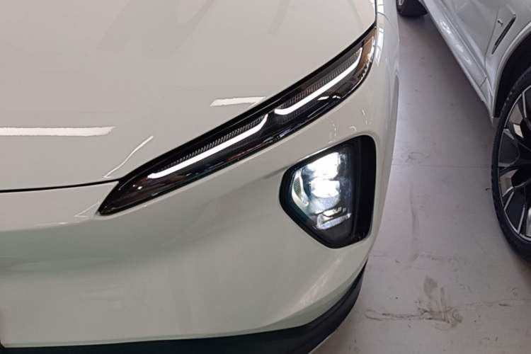 Used Nio ES6 2024 75 kWh Left Front Headlight