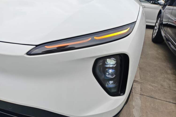 Used Nio ES6 2024 75 kWh Left Front Headlight