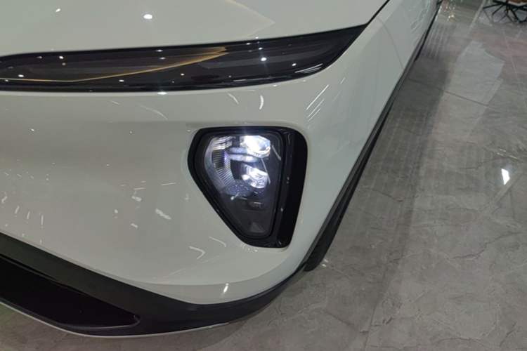 Used Nio ES6 2024 75 kWh Left Front Headlight