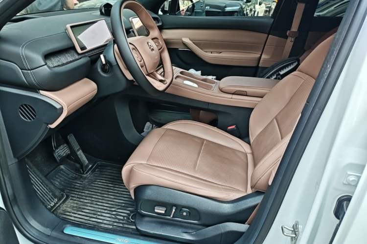 Used Nio ES6 2024 75 kWh Left Front Seat