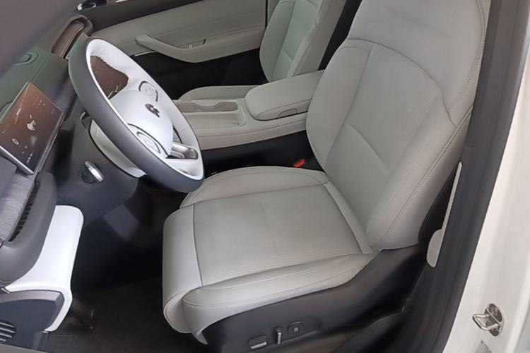 Used Nio ES6 2024 75 kWh Left Front Seat