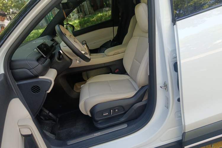Used Nio ES6 2024 75 kWh Left Front Seat