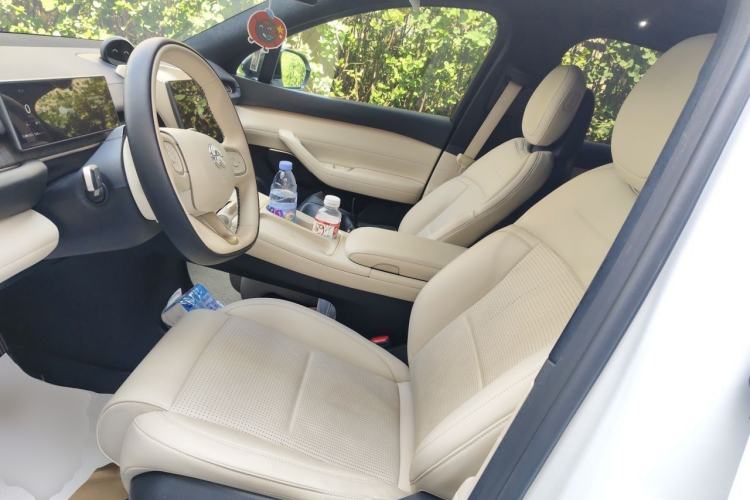 Used Nio ES6 2024 75 kWh Left Front Seat