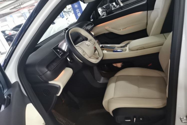 Used Nio ES6 2024 75 kWh Left Front Seat