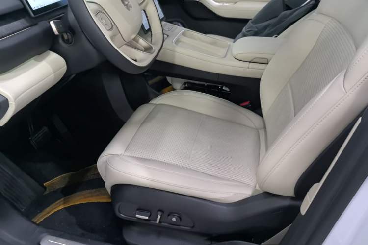 Used Nio ES6 2024 100kWh Left Front Seat