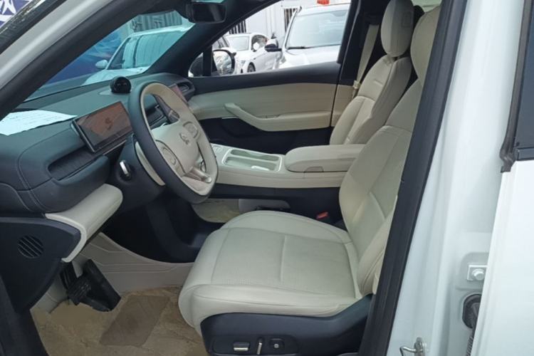 Used Nio ES6 2024 75 kWh Left Front Seat