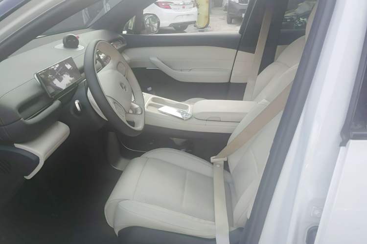 Used Nio ES6 2024 75 kWh Left Front Seat