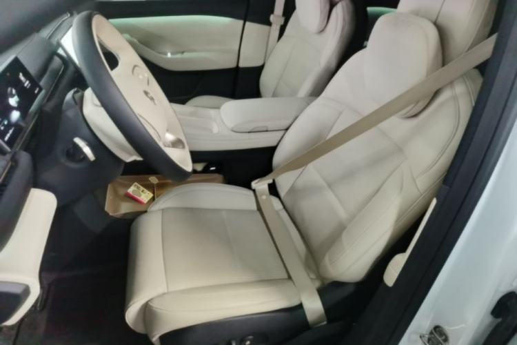 Used Nio ES6 2024 75 kWh Left Front Seat