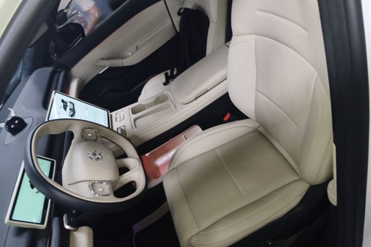 Used Nio ES6 2024 75 kWh Left Front Seat