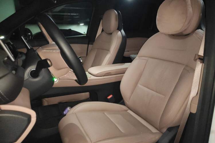 Used Nio ES6 2024 75 kWh Left Front Seat