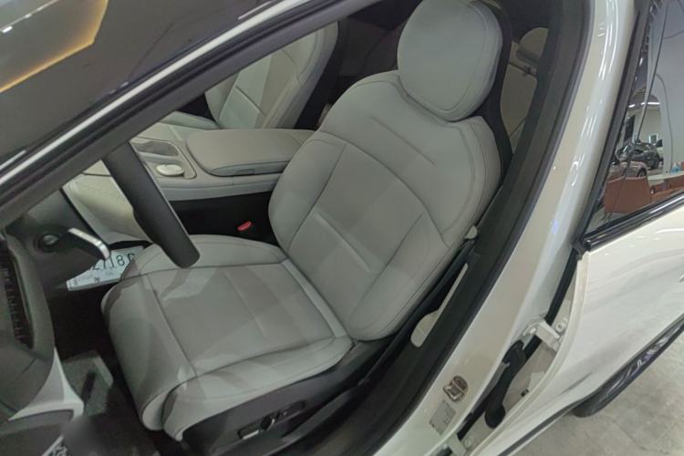 Used Nio ES6 2024 75 kWh Left Front Seat