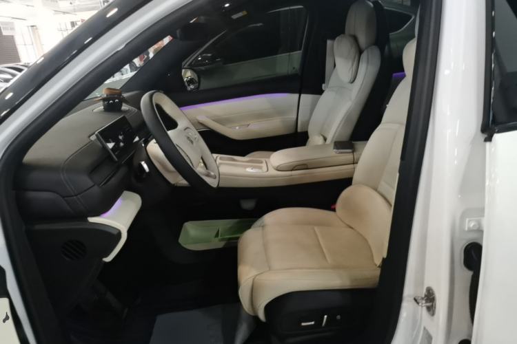 Used Nio ES6 2024 75 kWh Left Front Seat