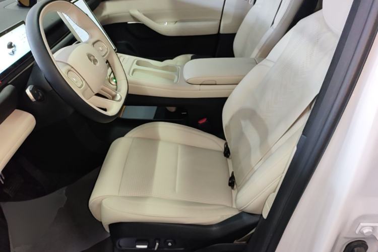 Used Nio ES6 2024 75 kWh Left Front Seat