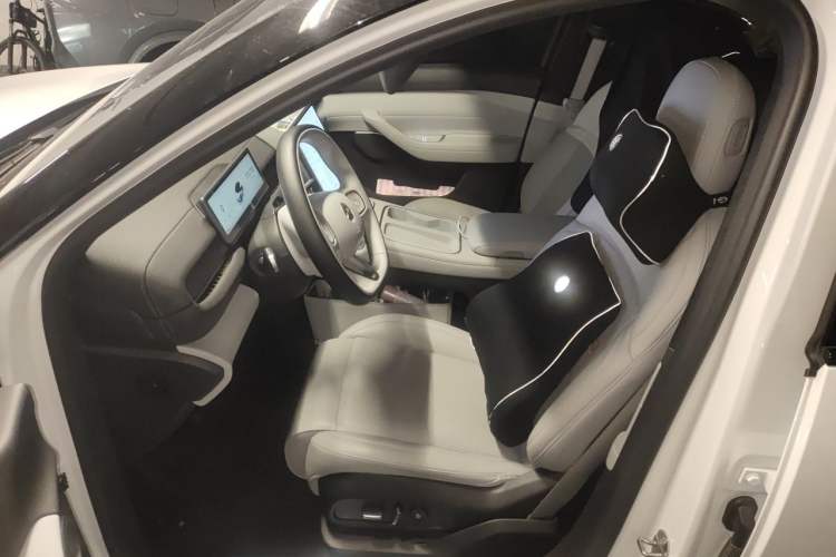Used Nio ES6 2024 75 kWh Left Front Seat