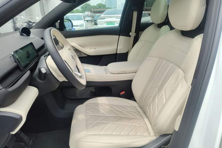 Used Nio ES6 2024 75 kWh Left Front Seat