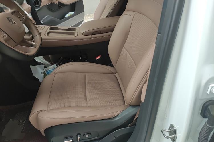 Used Nio ES6 2024 75 kWh Left Front Seat
