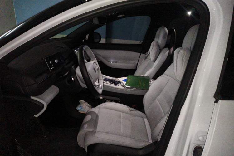 Used Nio ES6 2024 75 kWh Left Front Seat