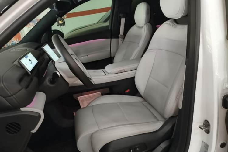 Used Nio ES6 2024 75 kWh Left Front Seat